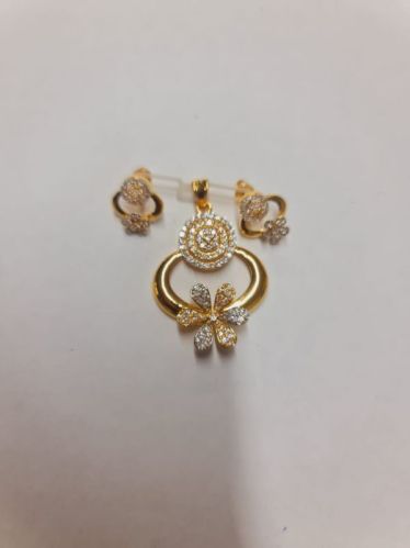 Ladies Designer Gold Pendant Set, Packaging Type : Velvet Box