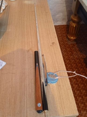 Powder Coated Wooden Snooker Cue Stick 3/4 For Club, Homes, Offices, Sports