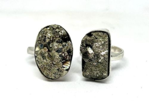 Peru Pyrite Crystal Ring, Packaging Type : Plastic Box