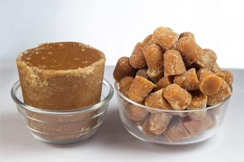 Natural Sugarcane Jaggery Cubes, Packaging Type : Plastic Packet