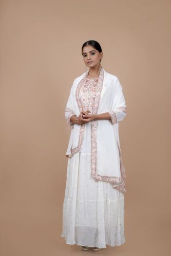 Printed Ladies White Georgette Gown, Sleeve Style : 3/4th Sleeve