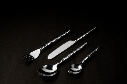 1046 Stainless Steel Dining Ribbed Model Cutlery Set Of 4 Pcs