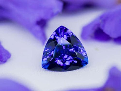 Polished Tanzanite Gemstone For Jewellery