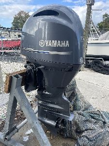 Yamaha 150 HP Four 4 Stroke Engine Outboard Motor