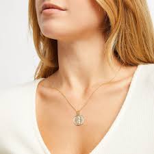 Polished Ladies Diamond Medallion, Color : Silver