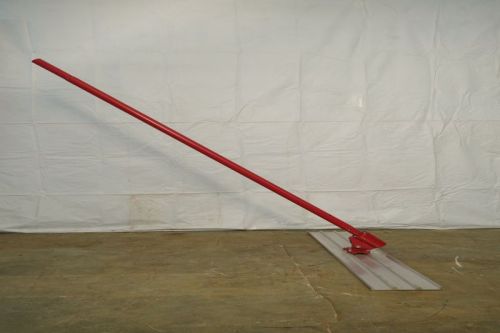 Bull Float With Worm and Handle, Weight : ~ 2.5 Kg