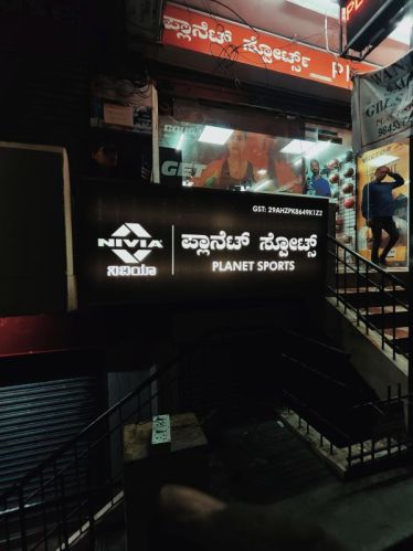 High Resolution Iron Glow Sign Boards For Direction