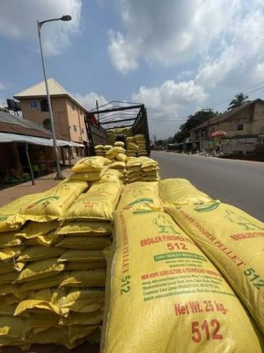 Cotton Seed FeatherGold Chicken Feed, Brand Name : Arg