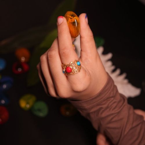 Vintage-Inspired Gold Ring, Gender : Female