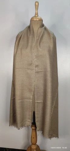 Ladies Plain Woolen Shawl, Technics : Machine Made
