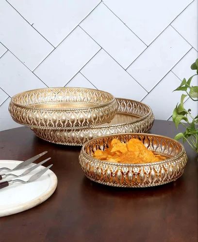 Golden Metal Serving Tray Set For Restaurant