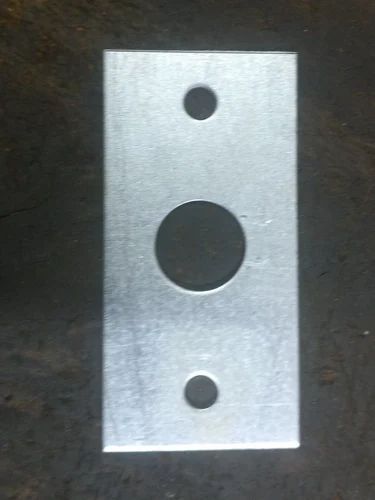 Maya 3 Hole Steel Clamp For Commercial