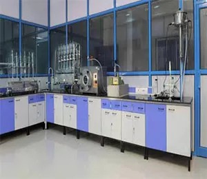 Polished Wooden L Shape Lab Table