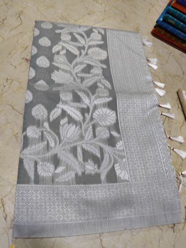 Weaving Tussar Silk Sarees