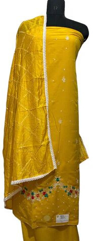 Elegant Yellow Muslin Suit With Exquisite Embroidery