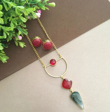 Golden Glossy Stone Chain Pendant Set