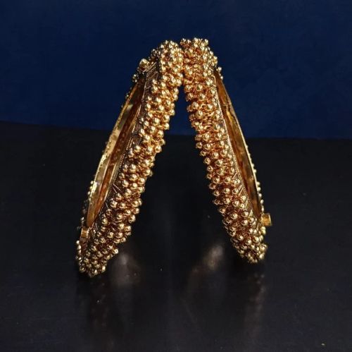 Suramya Temple Woman Kada