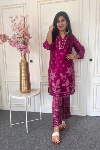 Womens Bandhej Print Kurta And Pant Set
