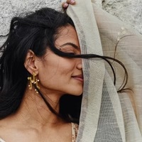 Vaara Maxi Ladies Stud Earrings