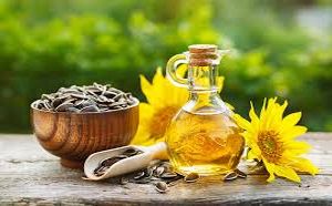 Vitamin A Sunflower Oil, Extraction Method : Wood Pressed, Packaging Type : Plastic Bottle