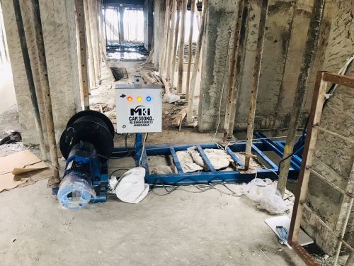 Electric Semi Automatic 300 Kg Mini Lift Machine For Construction Site