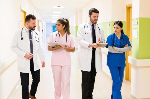 Cotton Health Care Uniforms, Color : Blue, Creamy, Light Green, Light Pink, White For Comfortable, Easily Washable