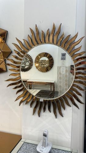 Polished Glass Designer Wall Mirror, Shape : Round