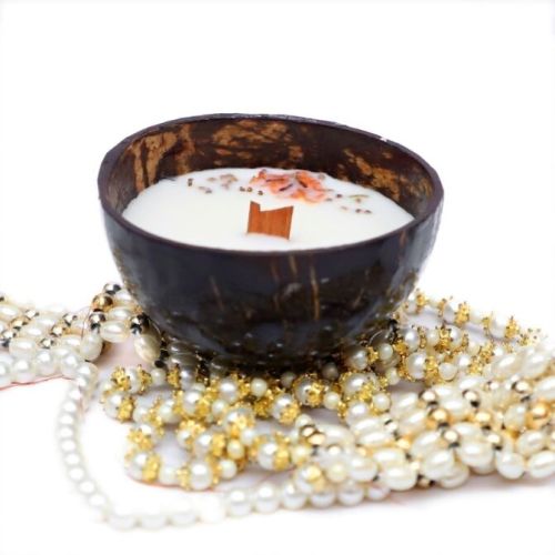 Paraffin Wax Coconut Shell Candle, Candle Size : 4x2.5 Inch, Speciality : Fine Finished, Attractive Pattern