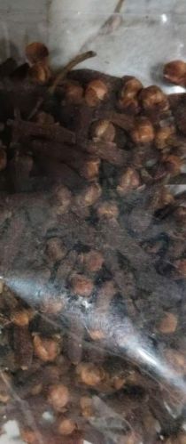 Raw Dry Cloves, Packaging Size : 50gm, Grade Standard : Food Grade
