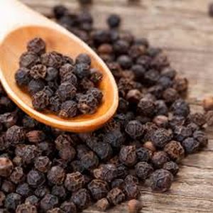 Indian Black Pepper Seeds, Grade Standard : Food Grade, Packaging Type : Plastic Bag, Packaging Size : 5-10kg