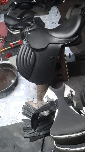 Leather Jumping Horse Saddle 18 Inch