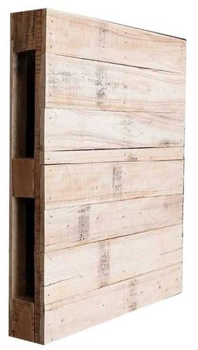 Four Way Rectangular Pinewood Pallet For Shipping Logistic Companies