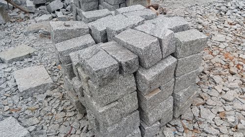 Natural Stones Granite Setts, Brand Name : Elegant 20×20×10cm