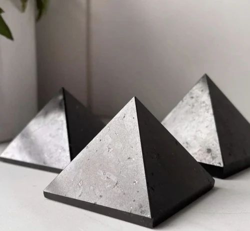 Plain Polished Black Tourmaline Pyramid, Packaging Type : Paper Box For Decoration & Healing