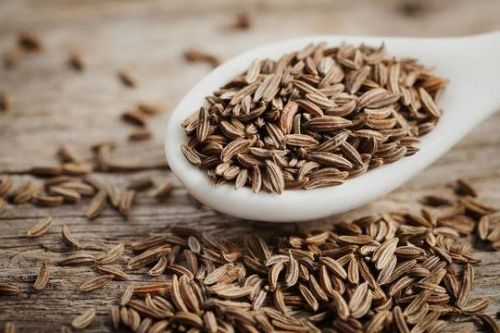Raw cumin seeds