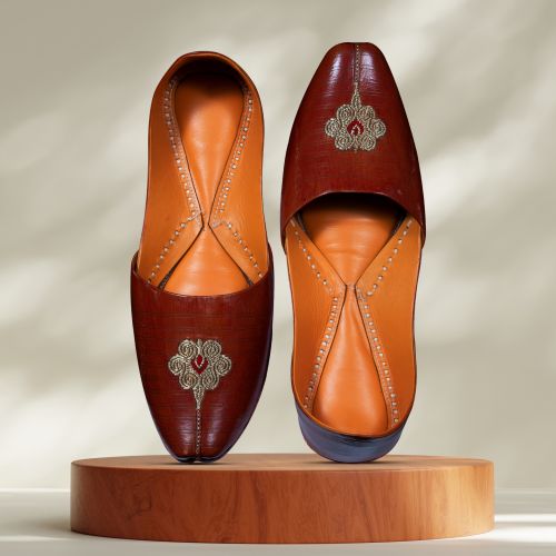 Urbanic India Leather Embroidered Jodhpuri Mojari, Gender : Unisex