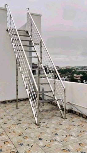 Polished Staircase, Packaging Type : Grey, Silver