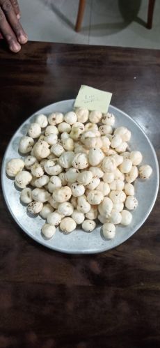 Fox Nuts, Color : Creamy, Taste : Light Sweet For Cooking