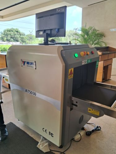 Electric Automatic X Ray Baggage Scanner- TSS 5030, Color : White