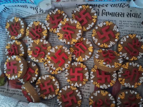 Megnetic Handmade Cowdung Om Shri Swastik Shubh Labh