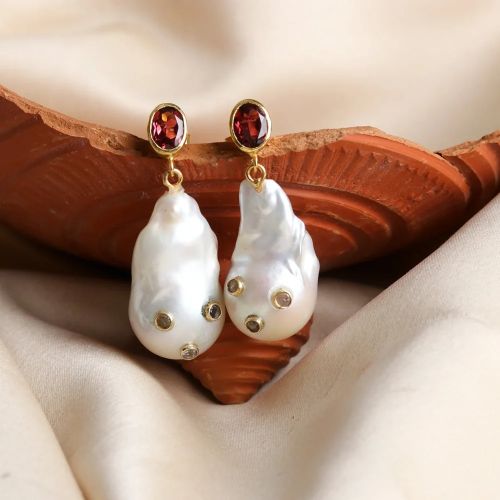 Pearl Drop Earrings Party Wear, Wedding Wear, Festive Wear, Packaging Type : Velvet Box