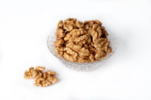 Chilean Hand Cracked Walnut Kernels, Packaging Type : Carton Box