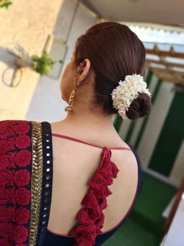 White Artificial Gajra With Rubber Band, Brand Name : Neaama