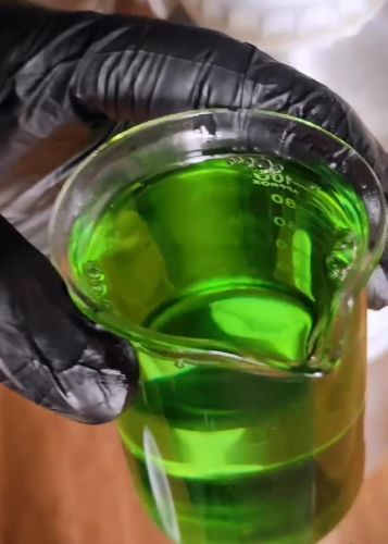 Geranium Essential Oil, Color : Greenish, Form : Liquid