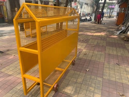 Galvanized Iron Road Side Barrier, Color : Yellow