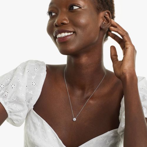 Round Diamond Pendant Standard Classic, Gender : Female