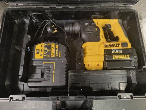 Semi Automatic Hydraulic Dewalt Cordless Drill DEO246, Color : White