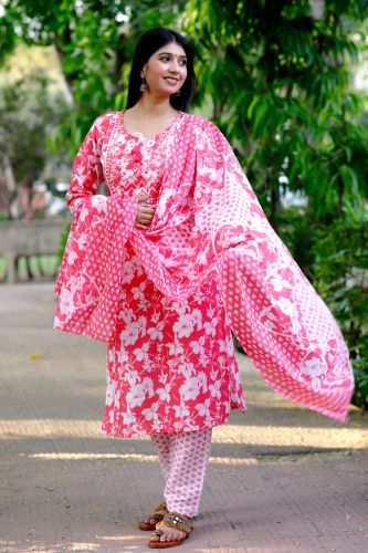Pink Printed Cotton Kurti Pant Set, Packaging Type : Plastic Bag