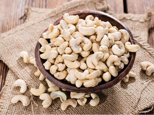 W180 Cashew Nuts, Color : Creamy for Cooking, Snacking, Baking