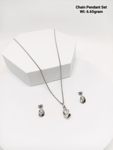 Oval Drop Silver Pendant Set, Gender : Women